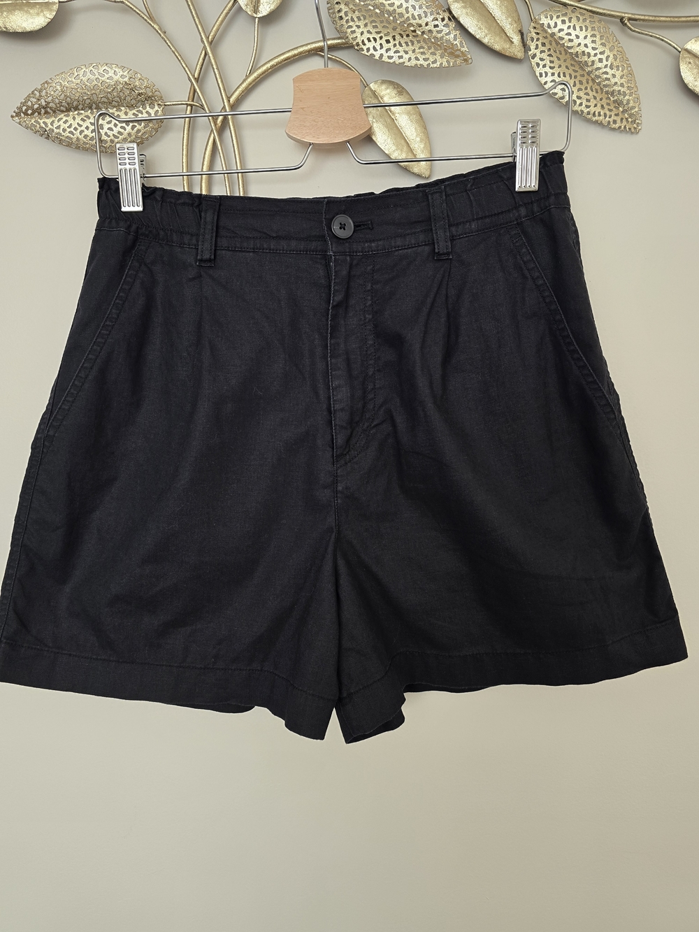 Uniqlo Black Linen-Cotton Elastic Waist Shorts Size S